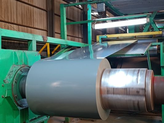 Top Painting15-25 +5um Color Coated Steel Coil Prepainted Galvanized Steel Coil Z275/PPGI Coils Untuk Metal Foofing Panel