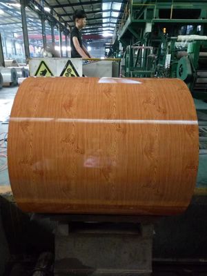 Wall Cladding Interior Dekorasi Kayu Grain Steel Coils Pre-dicat Galvanized Steel Coil Z180 PE 15 Tahun Garansi